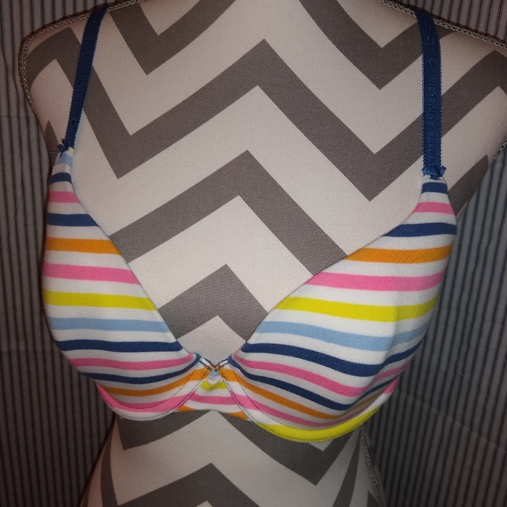 🌼 Victoria's Secret lined demi 38C